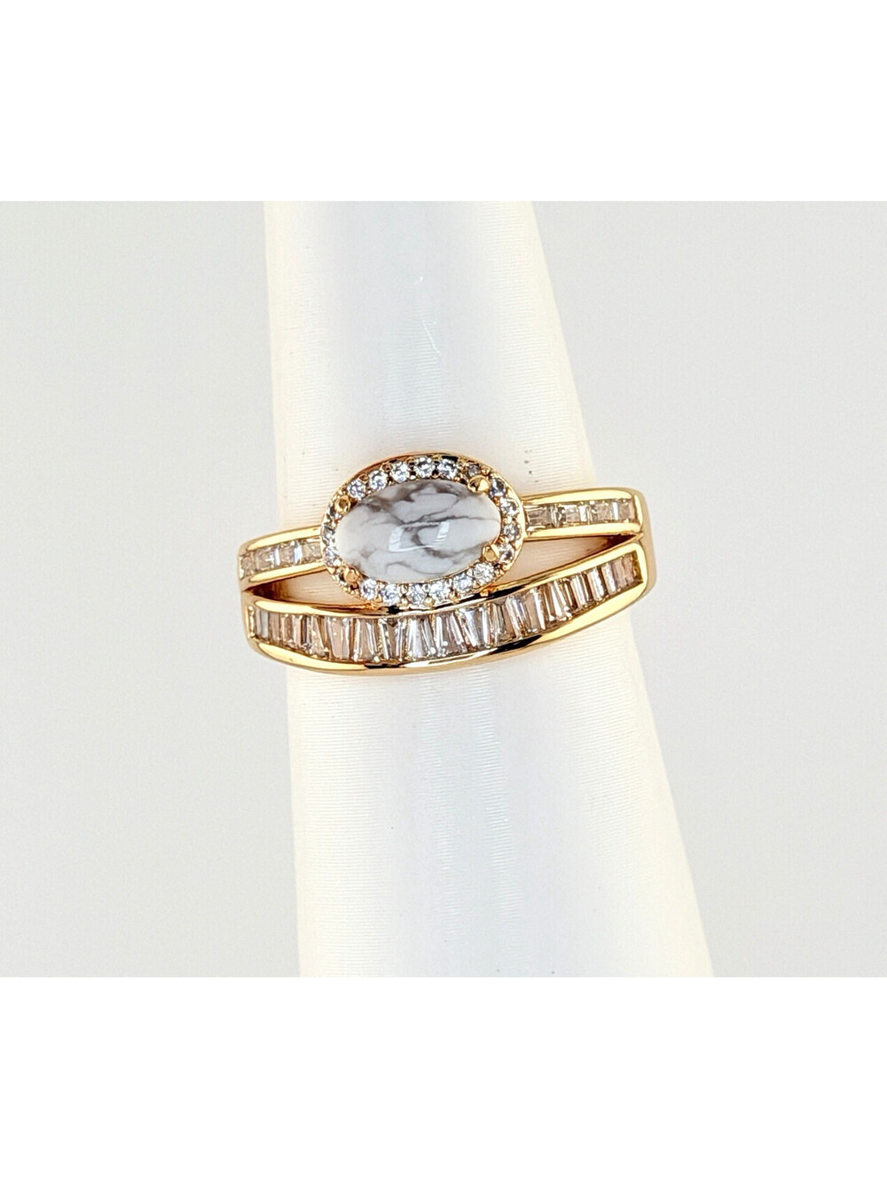 Bomb Party Ring Size 8 "The Provence" Howlite Magnesite on Yellow Gold